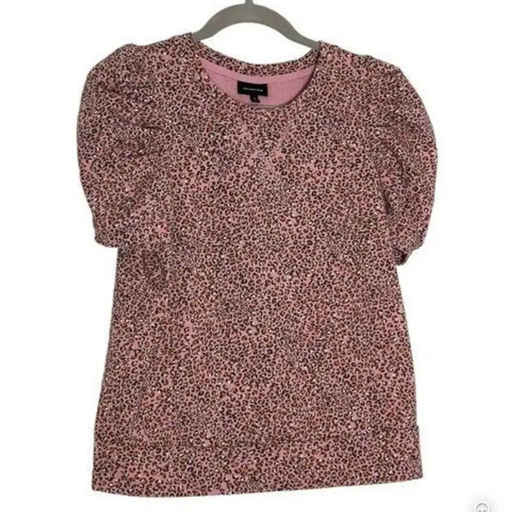 Who What Wear | PLEATED PUFF SLEEVE TOP PINK LEOPARD PRINT Size Medium